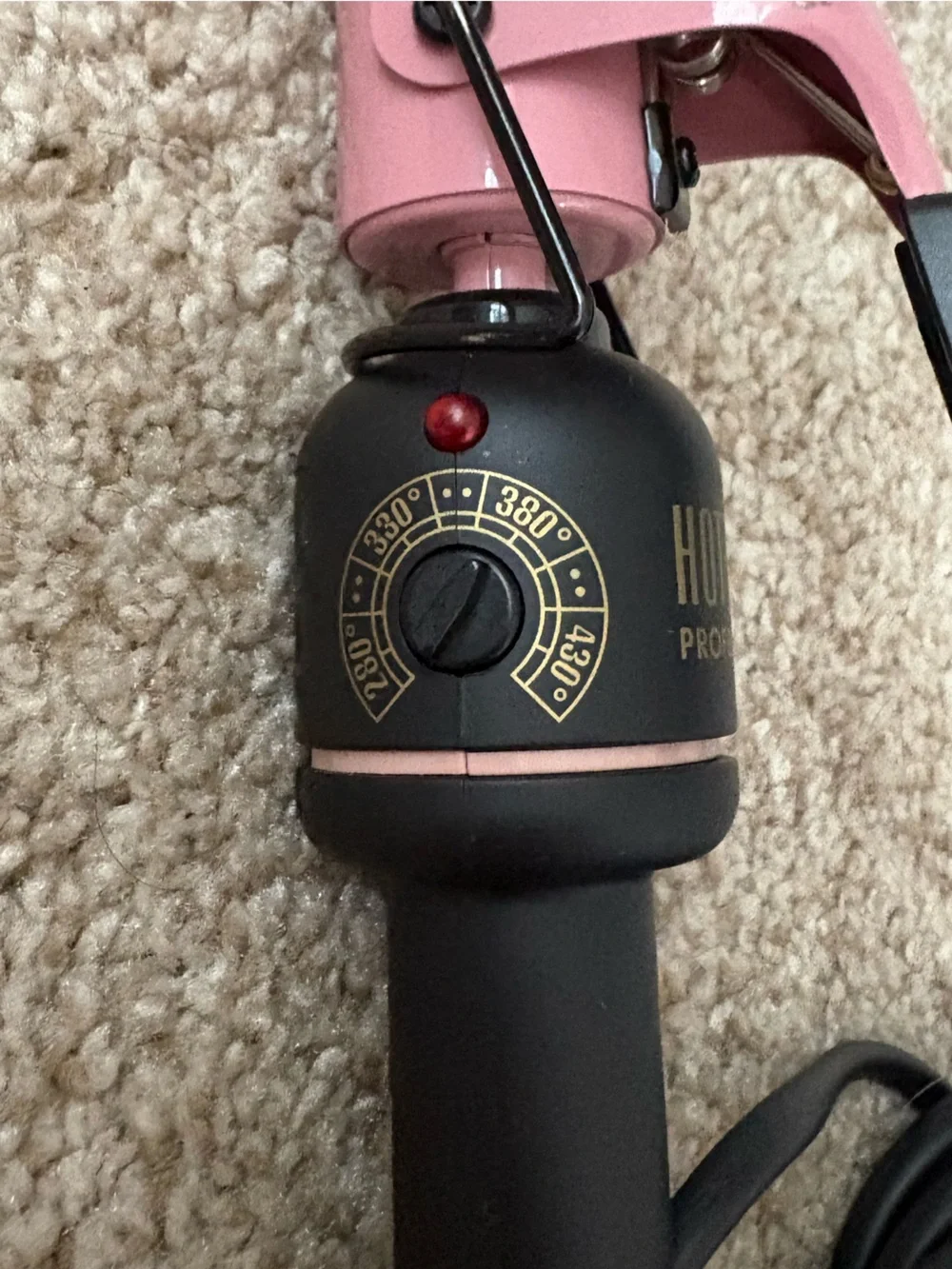 HOT TOOLS Professional Pink Curling Iron - 1